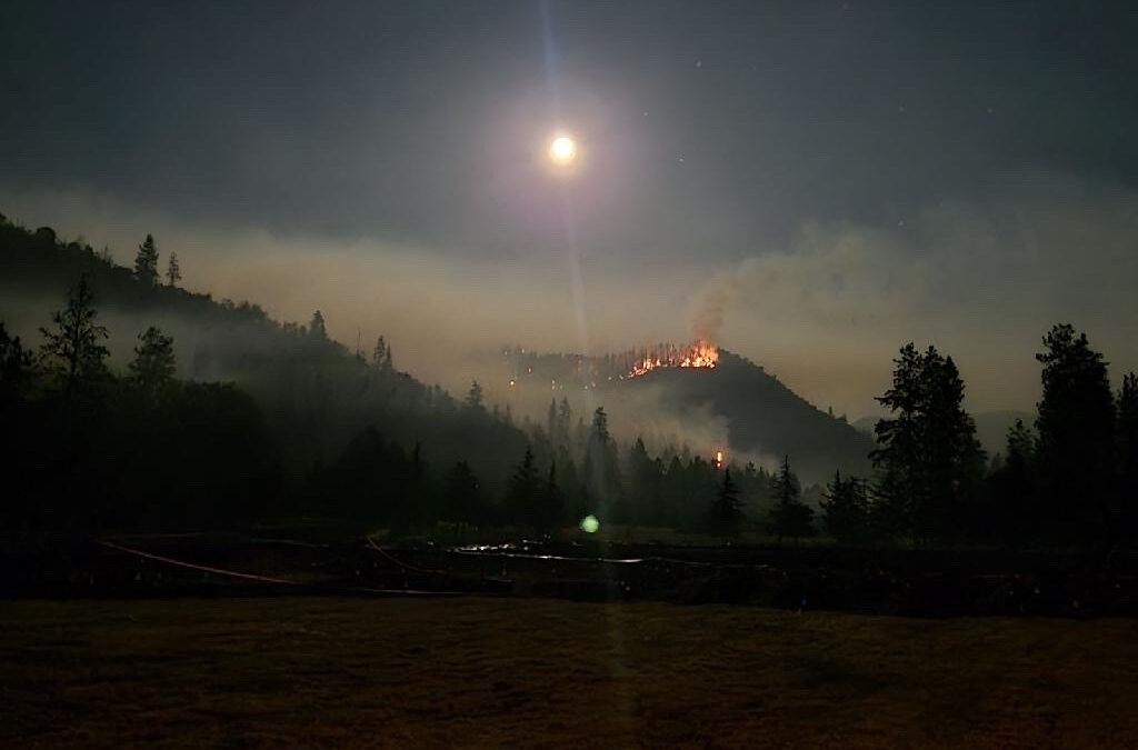 Direct Lines on Upper Applegate Fire Increase to 35% Overnight